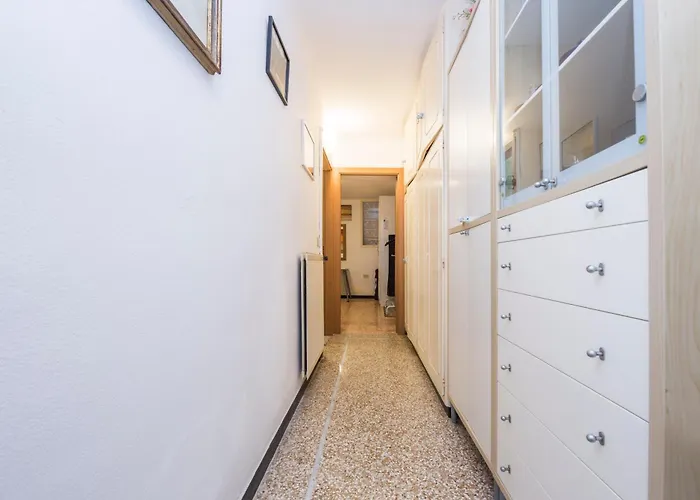 Joivy Bright 2-bedroom Flat With Terrace Near The