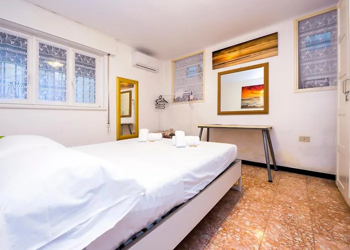 Joivy Bright 2-bedroom Flat With Terrace Near The