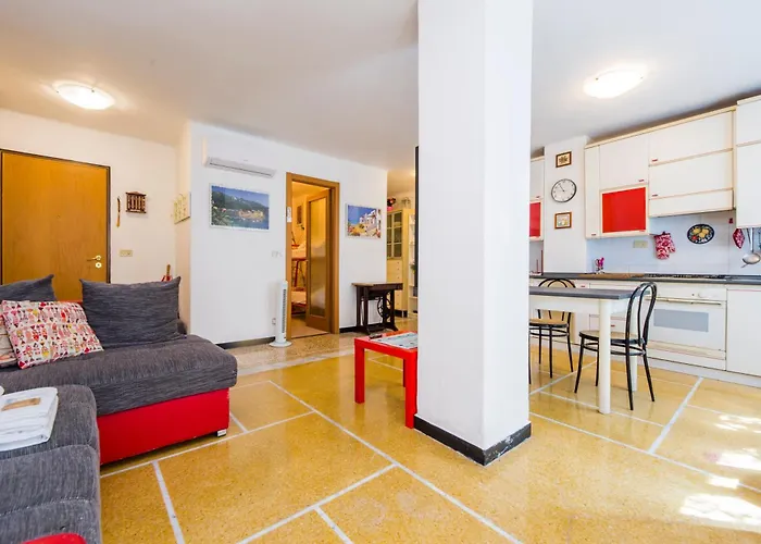 Joivy Bright 2-bedroom Flat With Terrace Near The Апартаменты