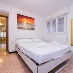 Joivy Bright 2-bedroom Flat With Terrace Near The Rapallo