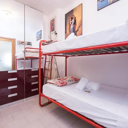 Apartment Joivy Bright 2-bedroom Flat With Terrace Near The Rapallo