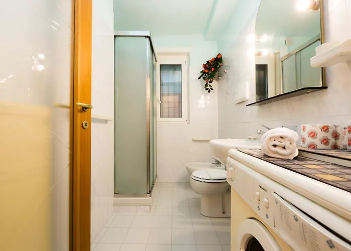 Apartment Joivy Bright 2-bedroom Flat With Terrace Near The Rapallo