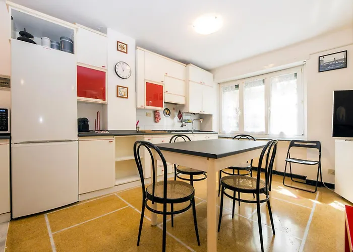 Joivy Bright 2-bedroom Flat With Terrace Near The Apartment